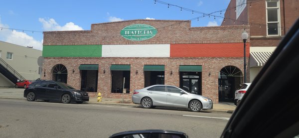 commercial front st italian